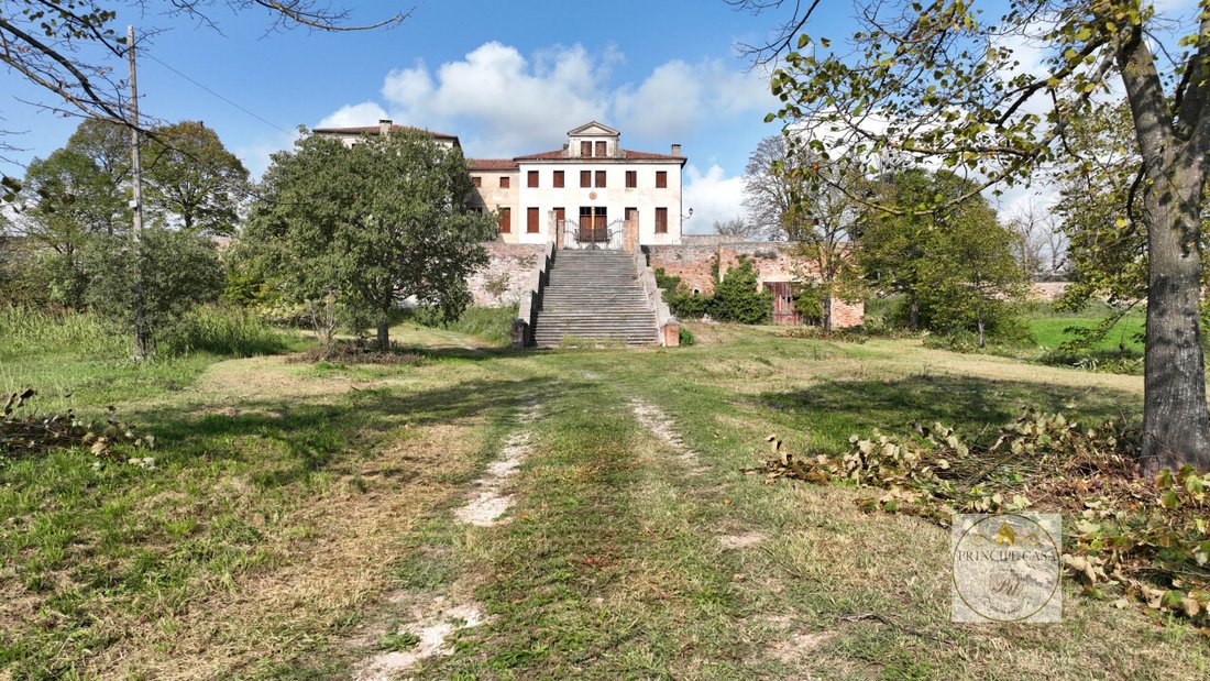 Villa in Calaone, Veneto, Italy 3 - 12313945