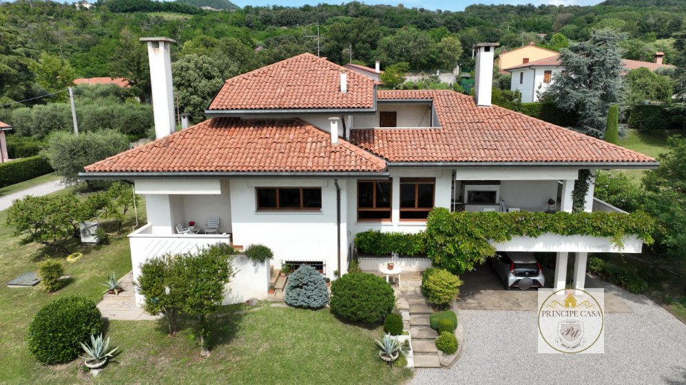 House in Calaone, Veneto, Italy 1 - 14484374