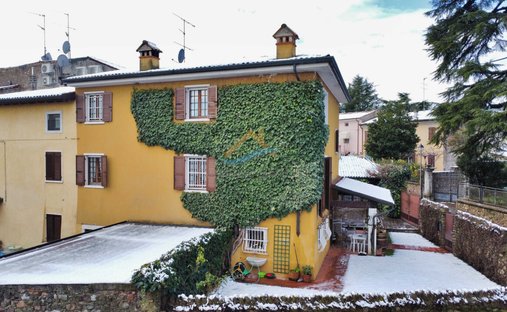 Villa in Ponti sul Mincio, Lombardy, Italy 1