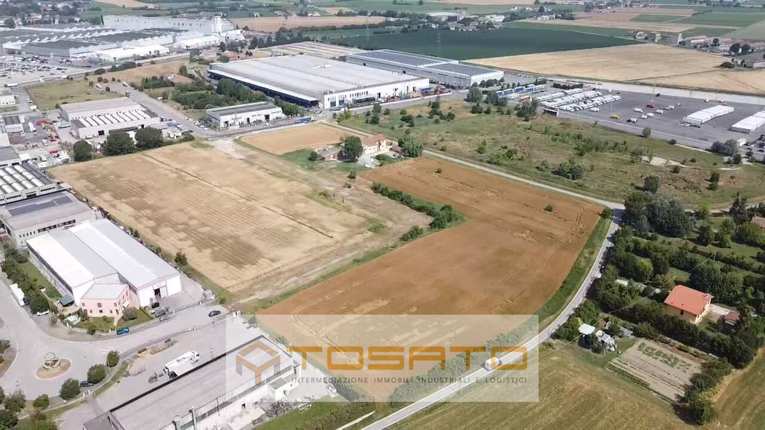 Land in Center, Suzzara, Lombardy 2 - 12280975