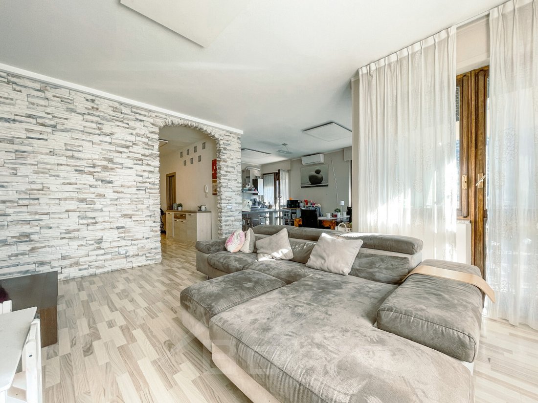 Lago d’Orta’s Whispering Palace: Where Light Dances on Water - 5