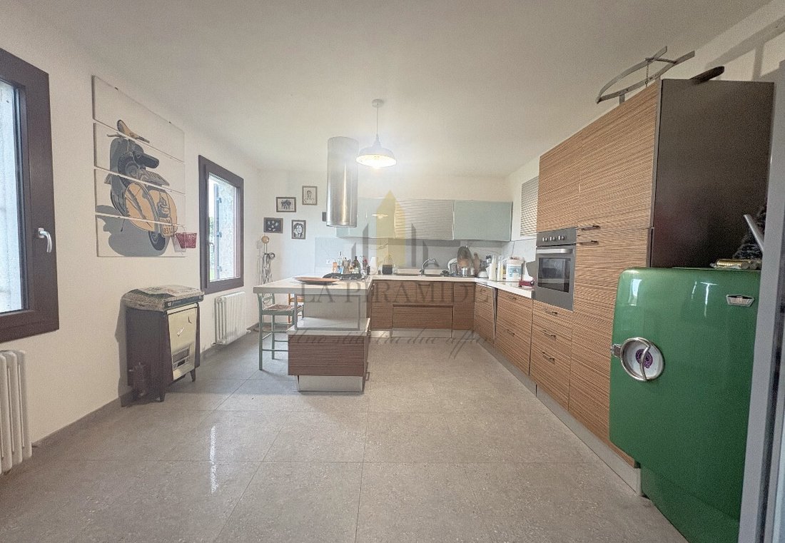 House in Piazzola sul Brenta, Veneto, Italy 3 - 15422699
