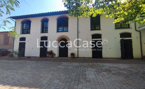 Country House in Sant'Antonio, Pisa, Italy 1