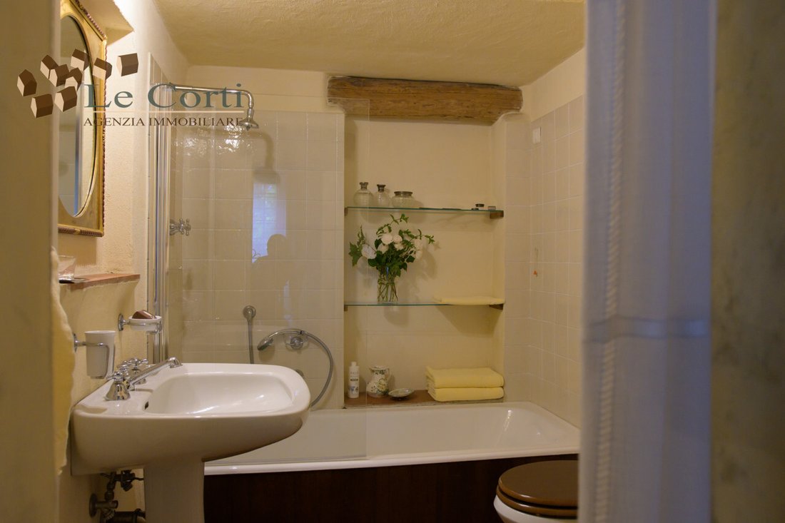 A 15th-Century Venetian Noble’s Dream: Vineyards, Frescoes & Timeless Elegance