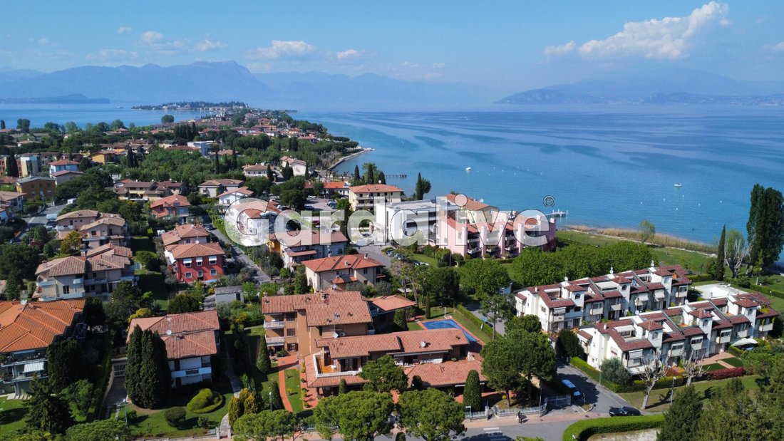 Apartment in Colombare, Sirmione, Lombardy 1 - 13182174