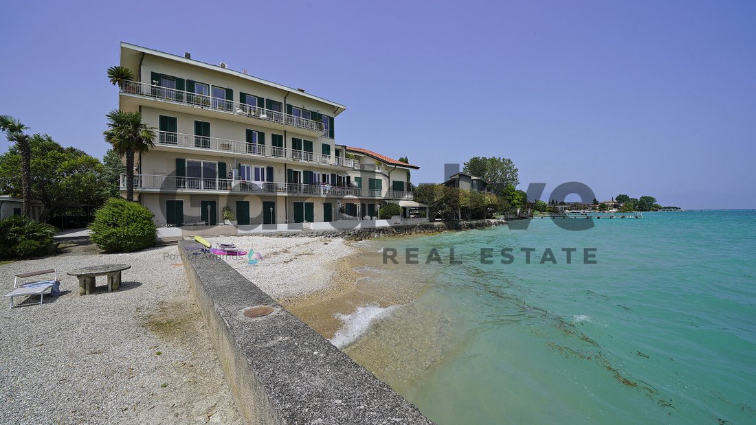 Apartment in Center, Sirmione, Lombardy 2 - 15952358