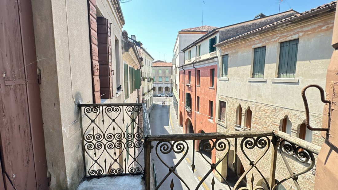 Whispers of La Serenissima: A 19th-Century Palazzo Awaits Its Renaissance in Treviso’s Heart