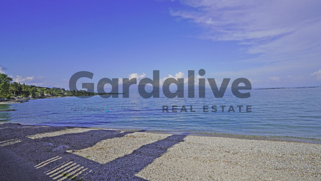Apartment in Padenghe sul Garda, Lombardy, Italy 1 - 15543971