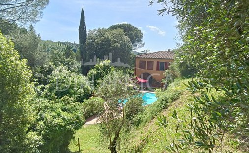 Castle for Sale in Molino d'Egola, Tuscany, Italy