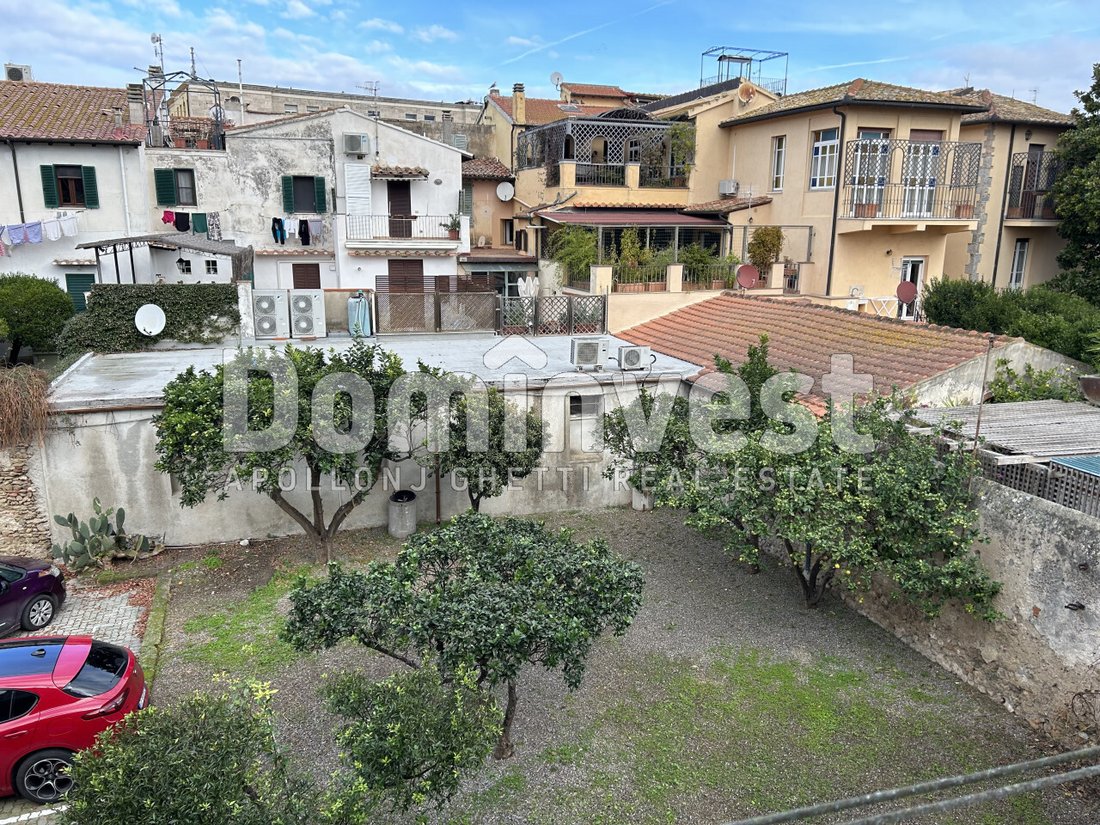 Palazzetto dei Sogni: A Tuscan Jewel Awaiting Its Renaissance in Orbetello’s Heart