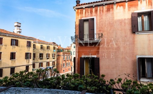 Apartment in Saint Paul, Venice, Italy 1
