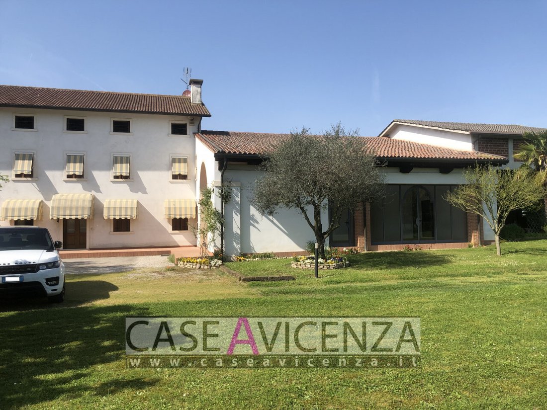House in Montegalda, Veneto, Italy 2 - 13004468
