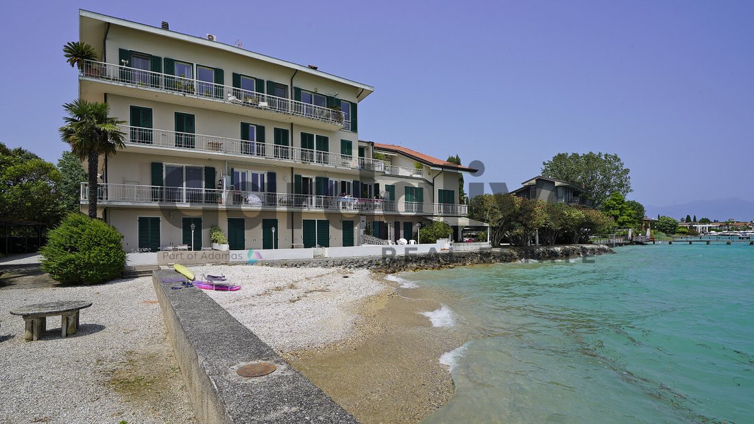 Apartment in Center, Sirmione, Lombardy 3 - 15952358