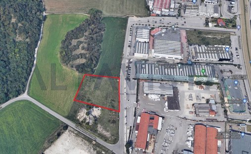 Land in Castel Venzago, Lonato del Garda, Lombardy 1