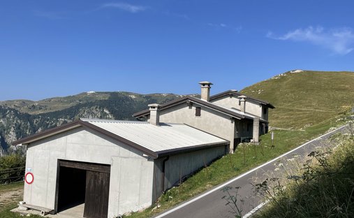 House in Crespano del Grappa, Veneto, Italy 1