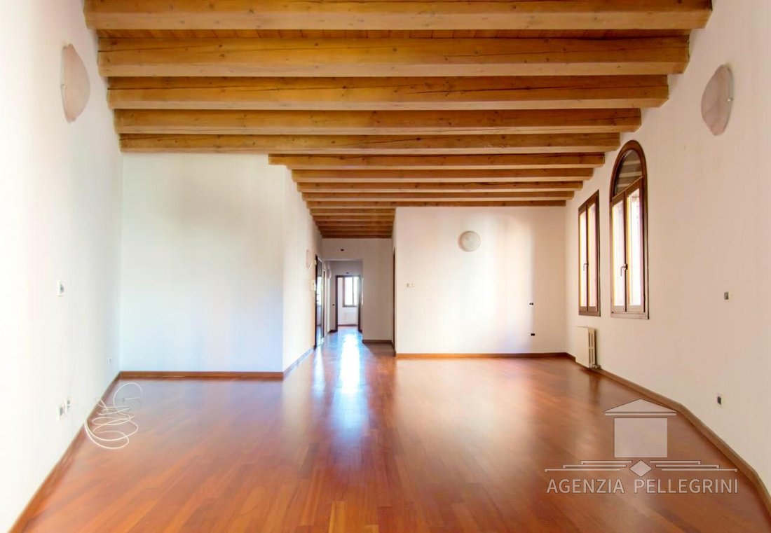 Apartment in Center, Vicenza, Veneto 4 - 12457318