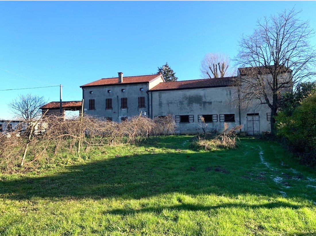 House in Piazzola sul Brenta, Veneto, Italy 4 - 15291153