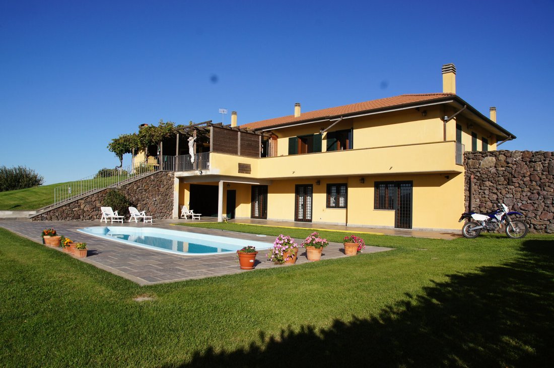 Villa in Campagnano di Roma, Lazio, Italy 1 - 15367842