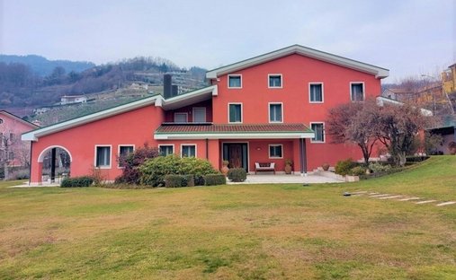Villa in Chiampo, Veneto, Italy 1