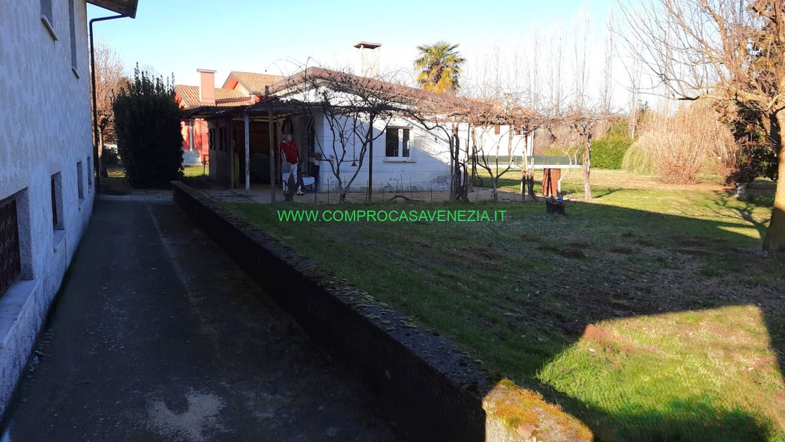 Villa in Preganziol, Veneto, Italy 1 - 15089295
