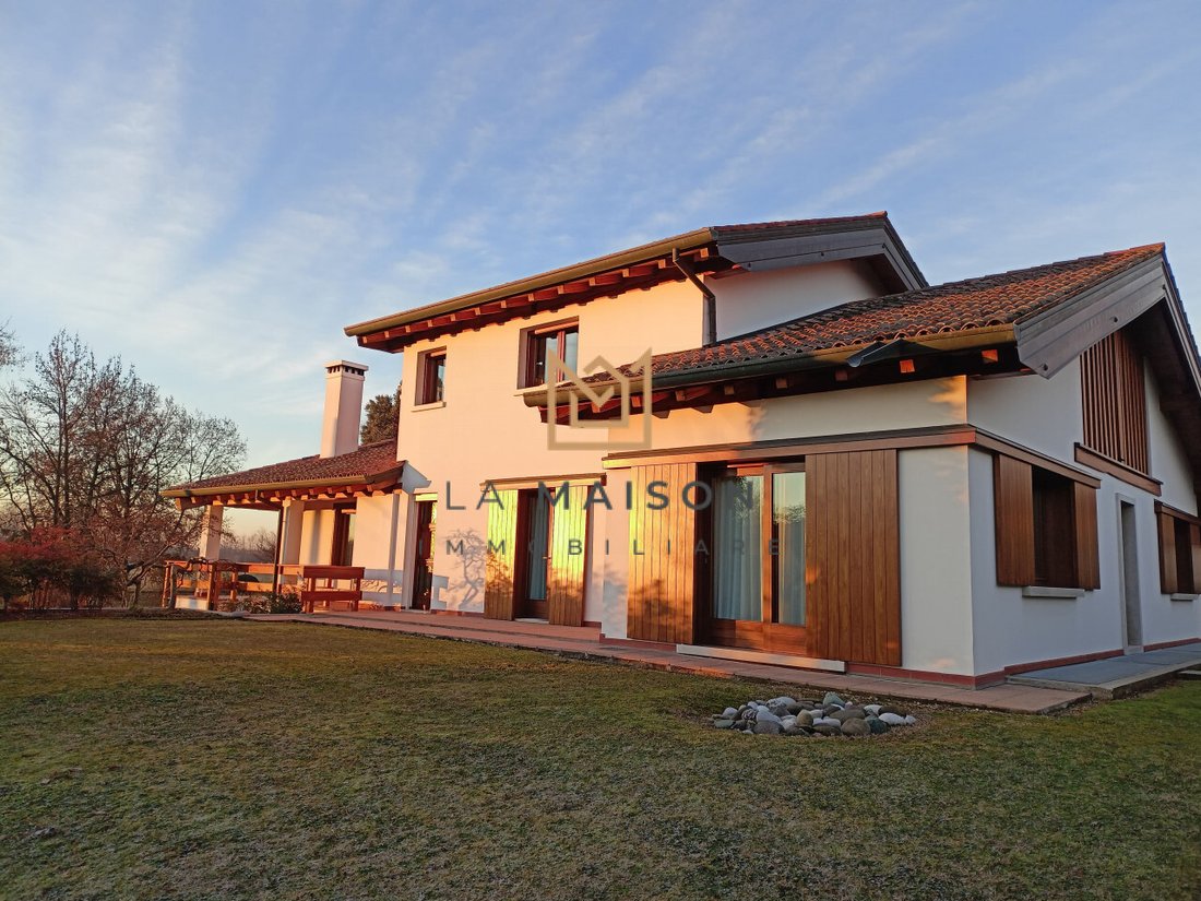 Villa in Castelcucco, Veneto, Italy 3 - 13642237