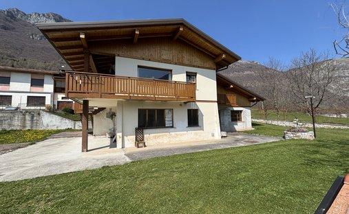 Villa in Longarone, Veneto, Italy 1