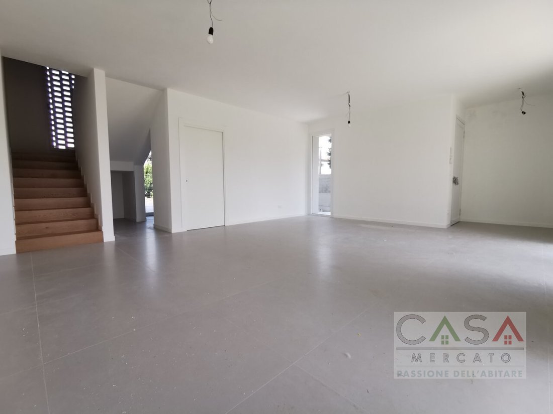 House in Cordenons, Friuli – Venezia Giulia, Italy 4 - 12972224