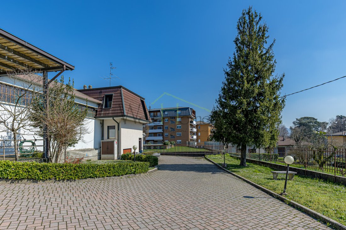 Villa in Rogeno, Lombardy, Italy 3 - 15773277