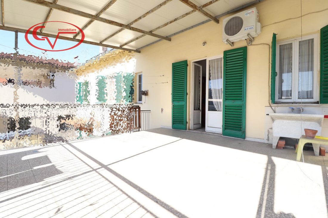 House in Center, Montevarchi, Italy 4 - 15330149