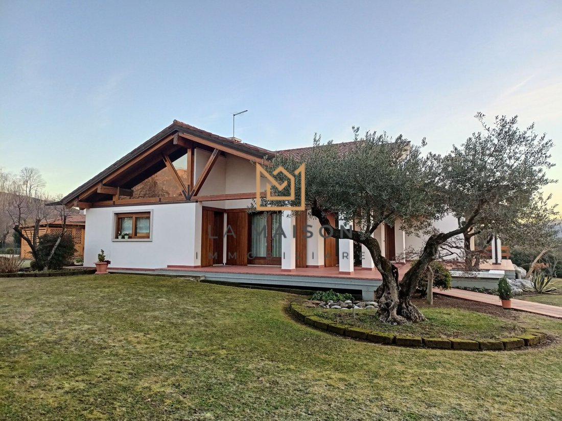 Villa in Castelcucco, Veneto, Italy 2 - 13642237