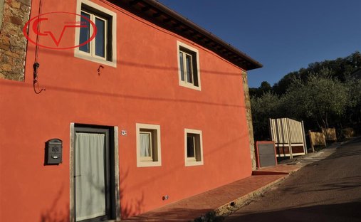 Casa en Castelnuovo dei Sabbioni, Toscana, Italia 1