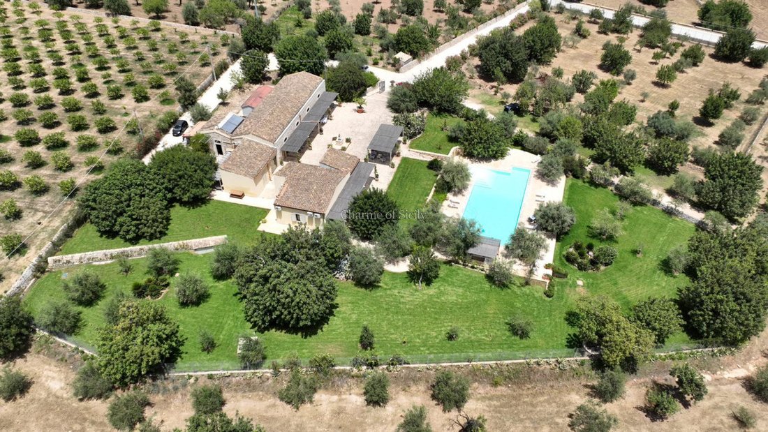 Villa in Noto, Sicily, Italy 5 - 12119417