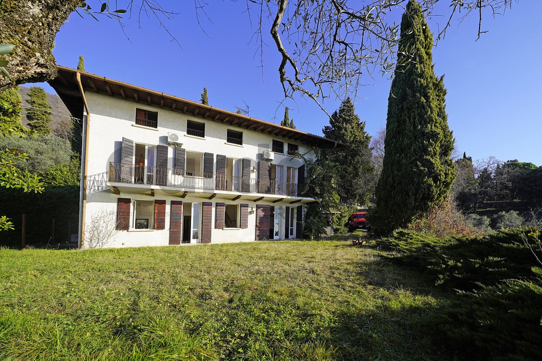 Villa in Gardone Riviera, Lombardy, Italy 3 - 15157310