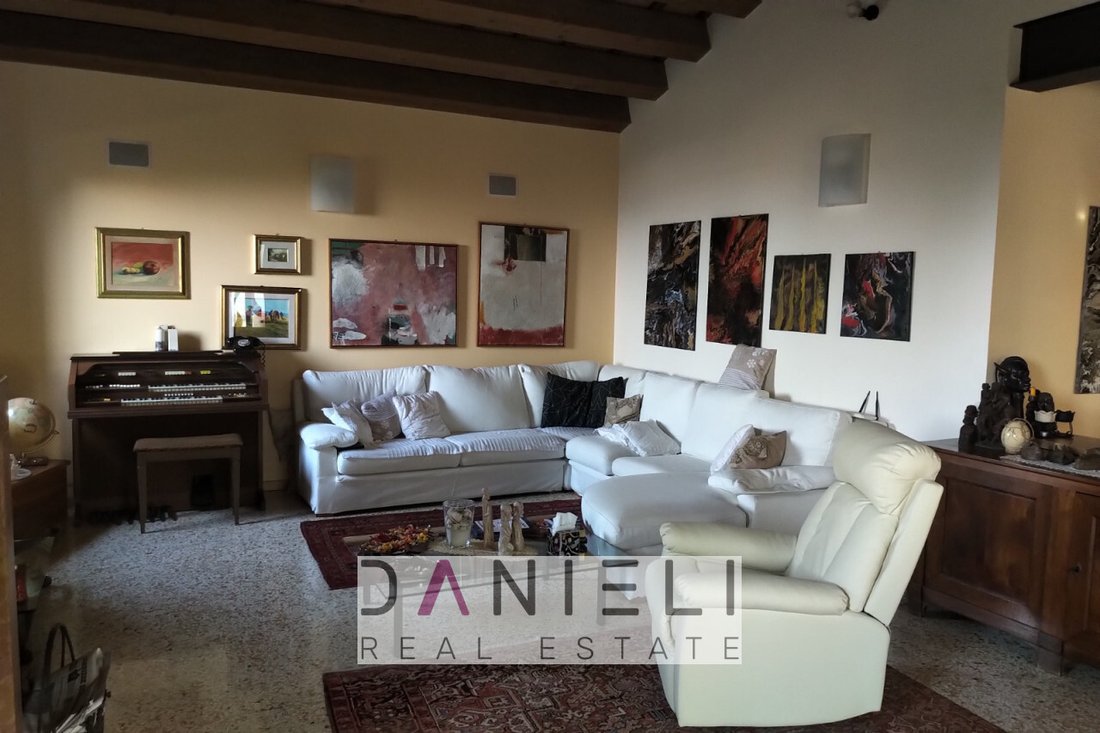 Villa in Brendola, Veneto, Italy 3 - 12489086