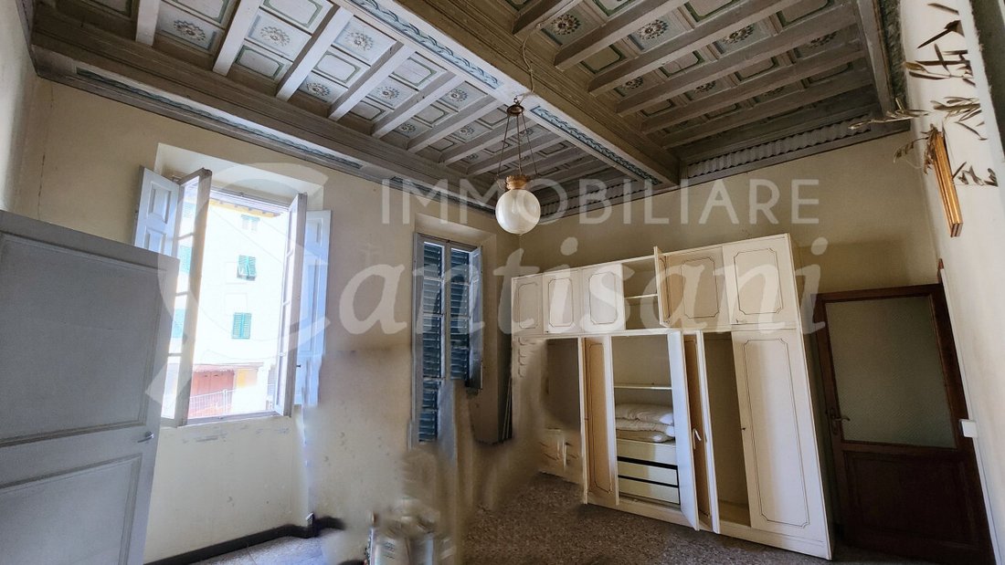 A Noble Palazzo’s Whisper in Tuscany’s Cinematic Heart