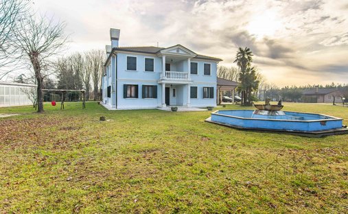 Villa in Legnaro, Veneto, Italy 1