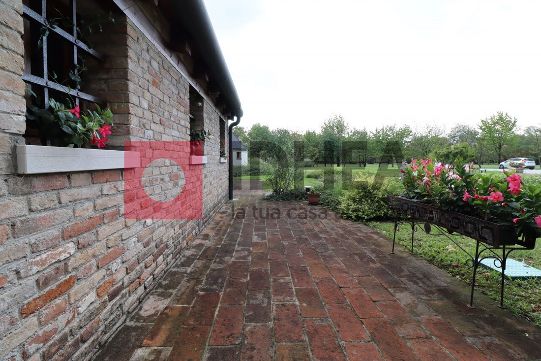 House in Spresiano, Veneto, Italy 4 - 14982324