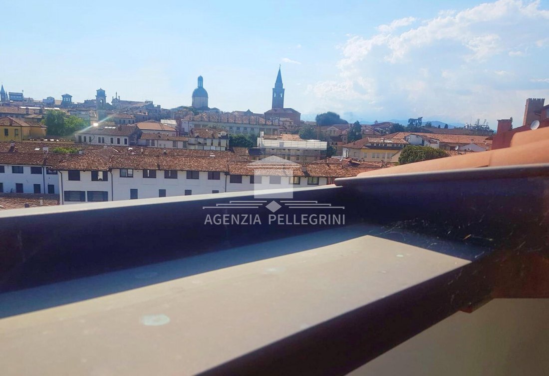 Apartment in Center, Vicenza, Veneto 4 - 12118592
