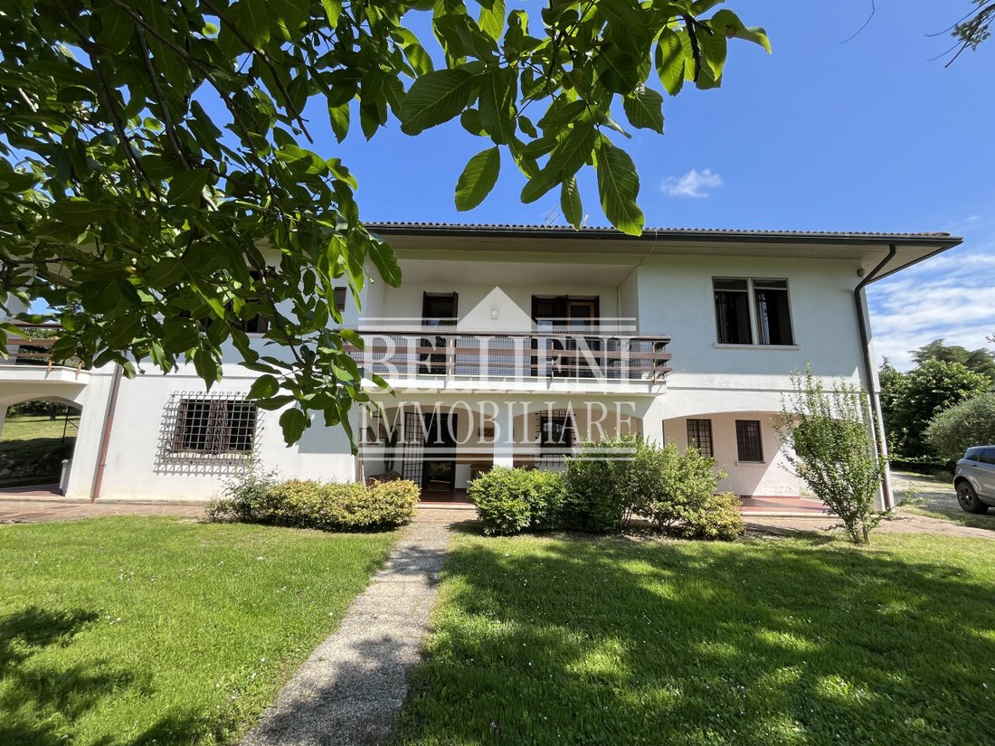 Villa in Creazzo, Veneto, Italy 1 - 14626250