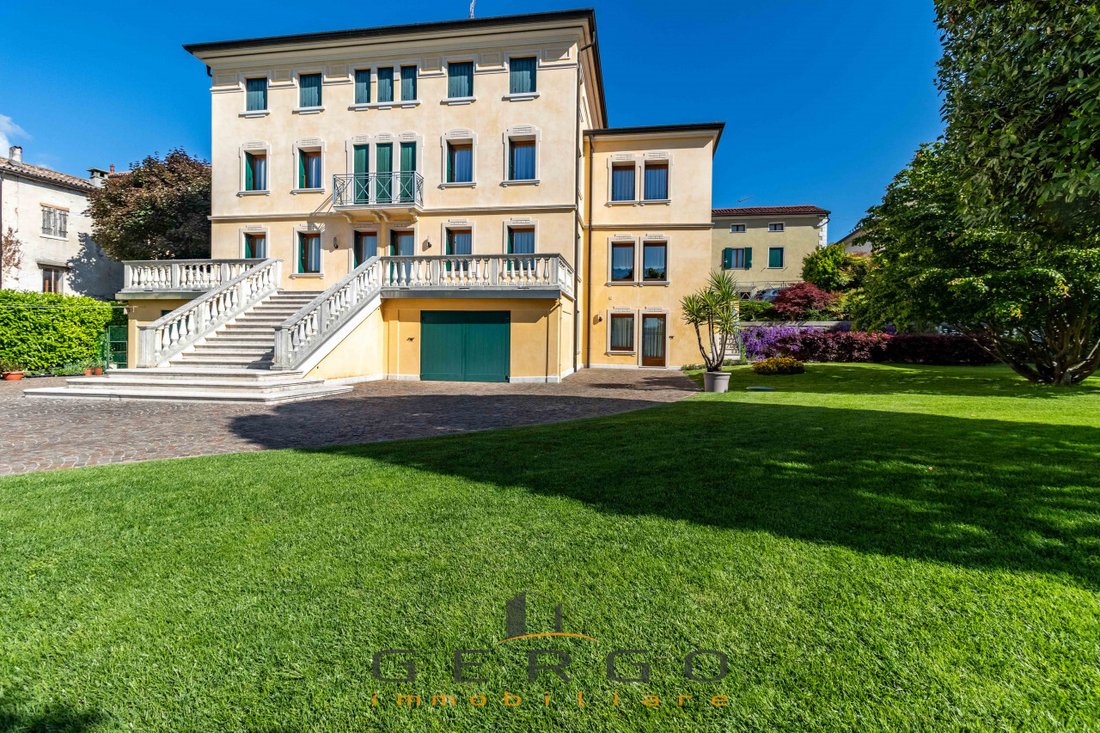 Villa in Quero, Veneto, Italy 1 - 15668629
