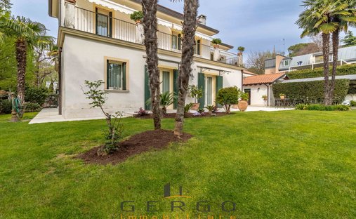 Villa in Montebelluna, Veneto, Italy 1
