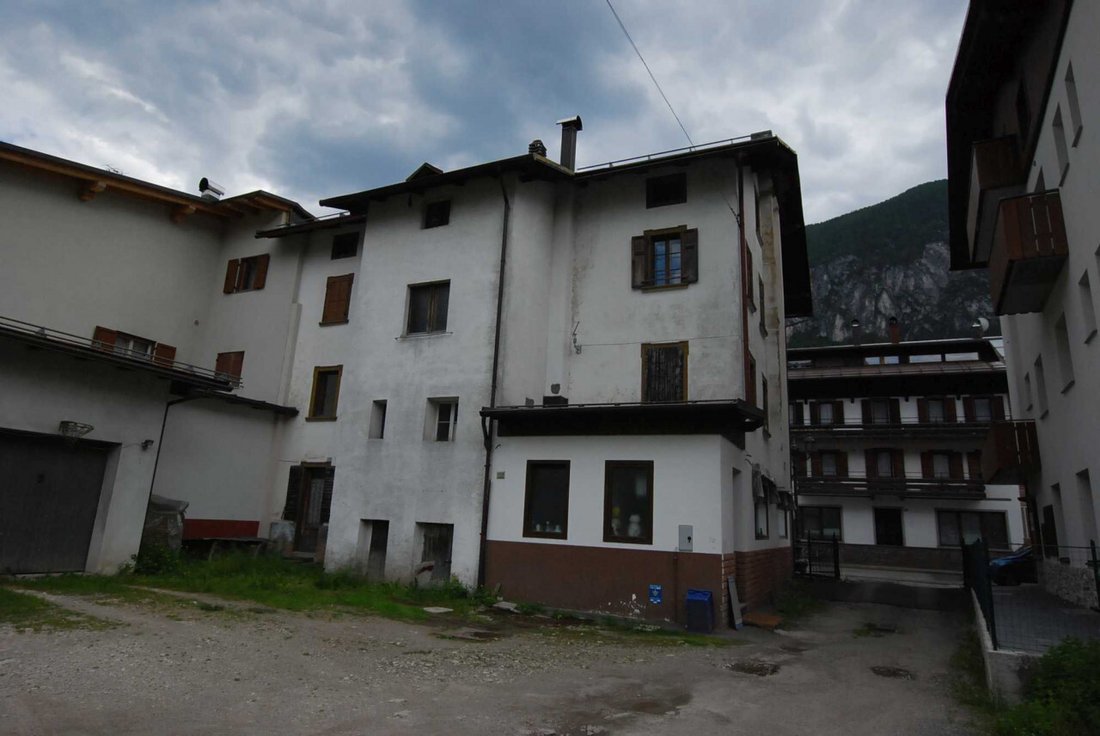 House in Santo Stefano di Cadore, Veneto, Italy 2 - 13656405