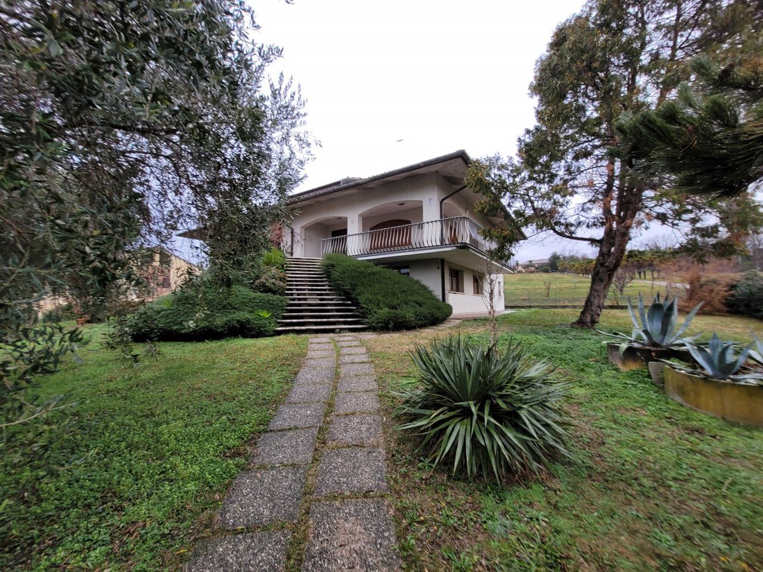 Villa in Montebelluna, Veneto, Italy 4 - 15003319