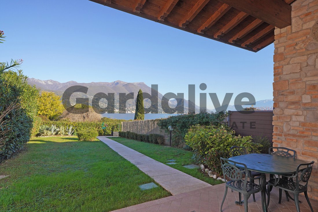 Villa in San Felice del Benaco, Lombardy, Italy 2 - 14762694