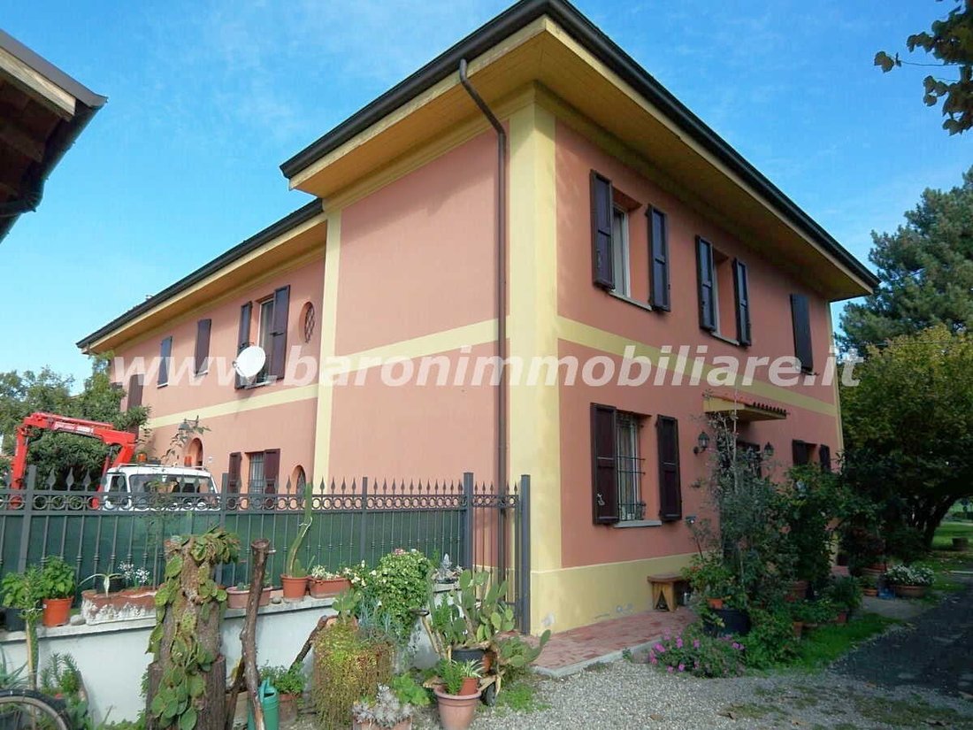 The Whispering Palazzo: Bologna’s Hidden Noble Retreat - 5