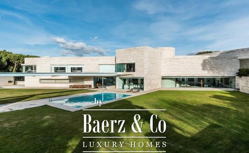 Villa in Pozuelo de Alarcon, Comunidad de Madrid, Spain 1