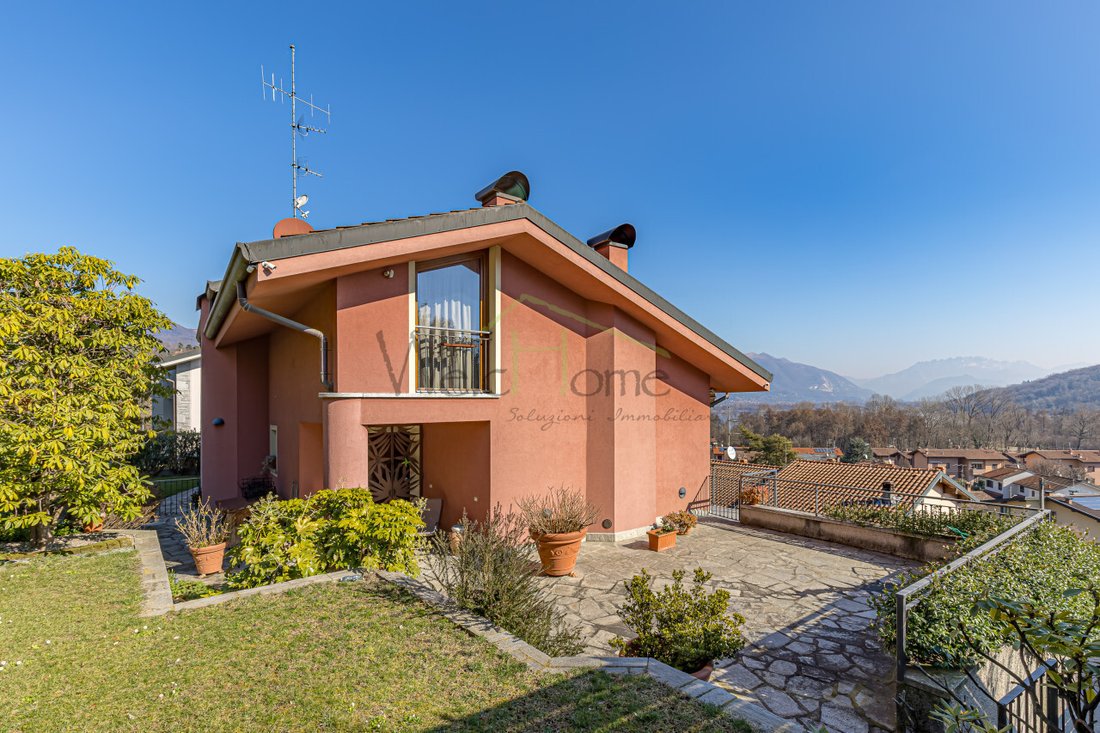 Villa in Alserio, Lombardy, Italy 1 - 15294432
