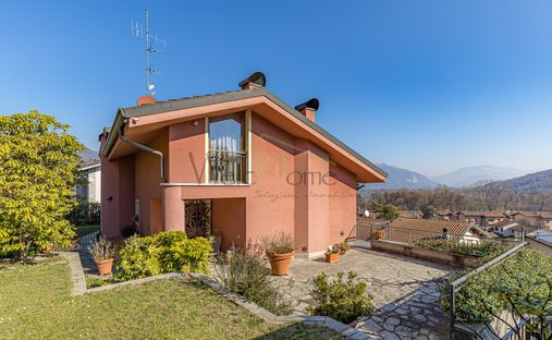 Villa in Alserio, Lombardy, Italy 1