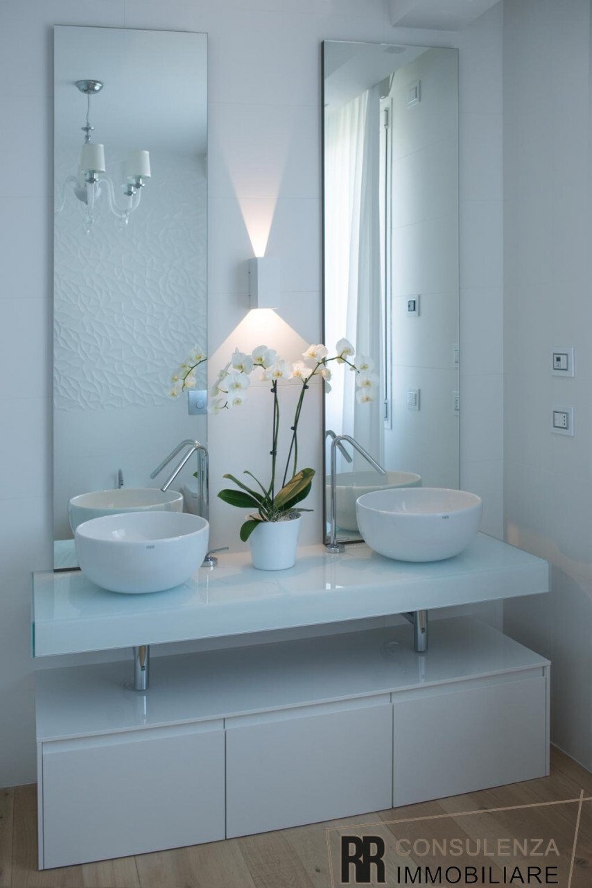 Apartment in Padenghe sul Garda, Lombardy, Italy 3 - 12954757
