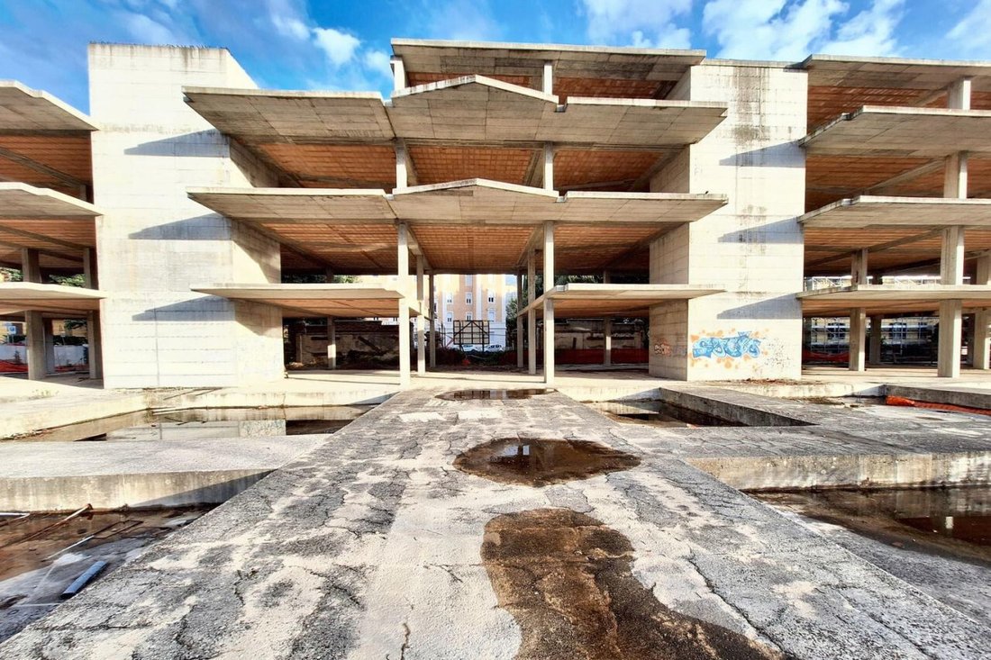 Ravenna Palace: A Noble Canvas Awaits in Macerata’s Heart - 5